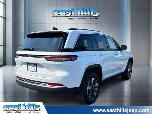 Used 2023 Jeep Grand Cherokee 4WD 4xe image 2