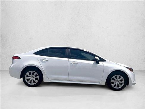 Used 2021 Toyota Corolla LE FWD image 5