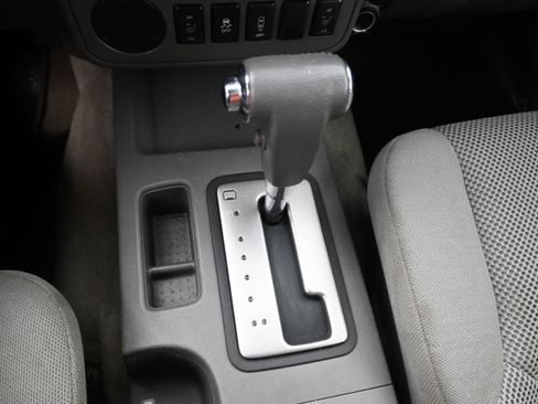 Used 2017 Nissan Frontier SV w/ SV Value Truck Package image 18