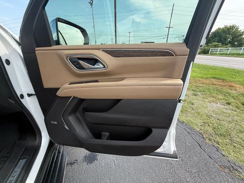 Used 2024 Chevrolet Tahoe Premier AWD/4WD image 24
