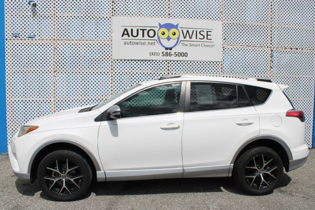 Used 2017 Toyota RAV4 SE FWD image 4