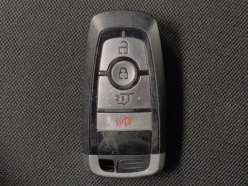 Used 2021 Ford Explorer XLT AWD/4WD image 32