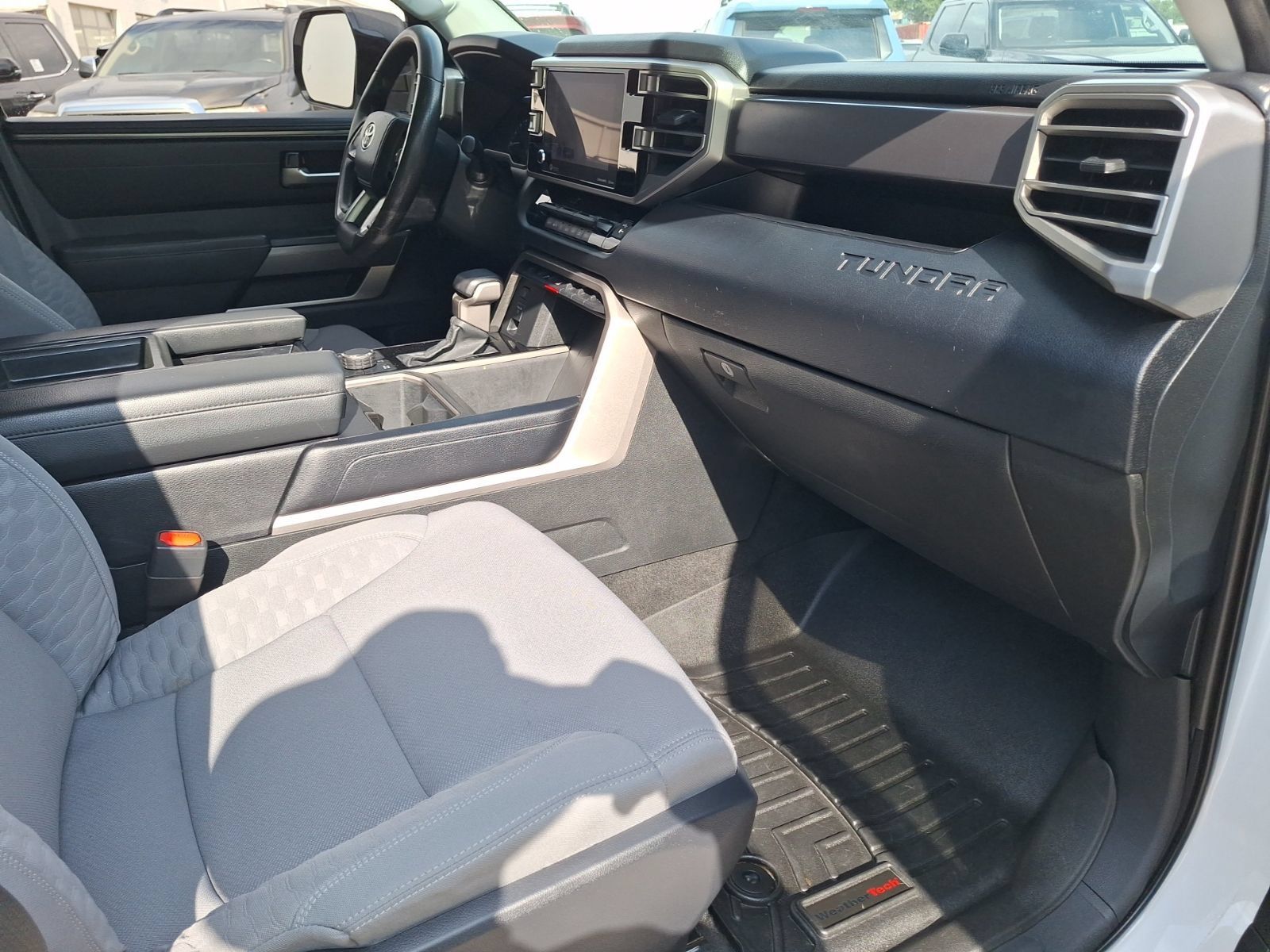 Used 2022 Toyota Tundra SR5 w/ SR5 Convenience Package AWD/4WD image 33