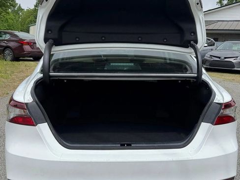 Used 2022 Toyota Camry LE FWD image 6