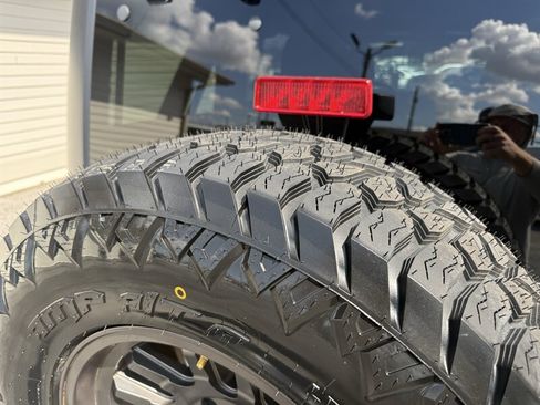 Used 2017 Jeep Wrangler Unlimited Sport w/ Quick Order Package 24S AWD/4WD image 15