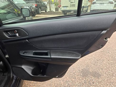 Used 2014 Subaru Crosstrek 2.0i Premium AWD/4WD image 22