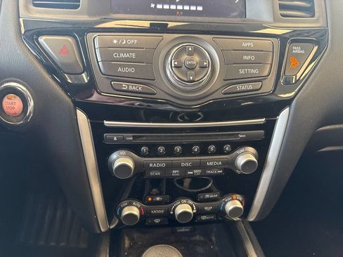 Used 2019 Nissan Pathfinder S AWD/4WD image 22