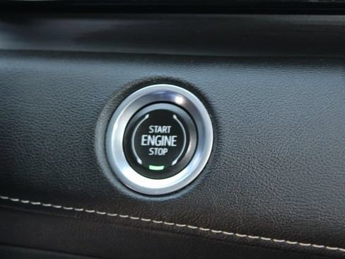 Used 2023 Cadillac Escalade Premium Luxury AWD/4WD image 25