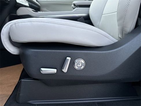 New 2025 Lincoln Navigator Reserve image 12