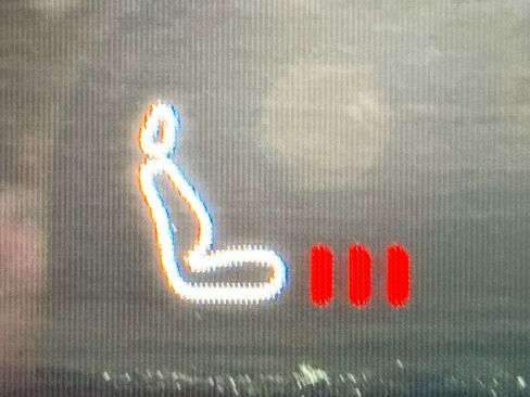 Used 2023 Volvo C40 P8 Recharge Plus image 22