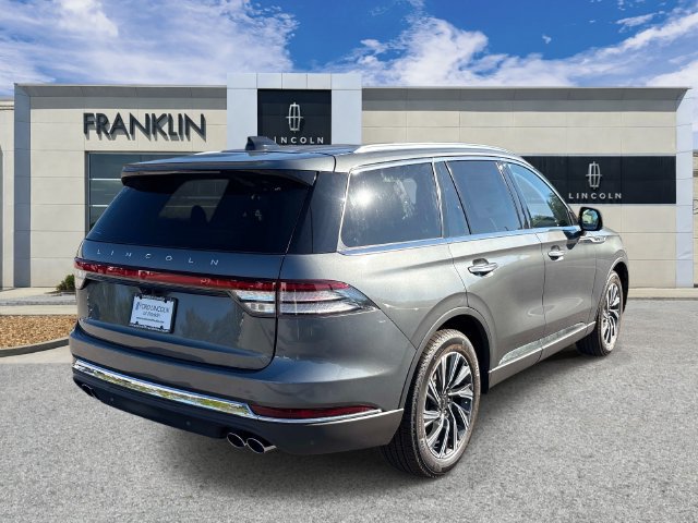New 2027 Lincoln Aviator AWD image 7