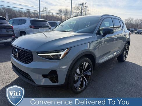 New 2026 Volvo XC40 B5 Ultra w/ Protection Package Premier image 4