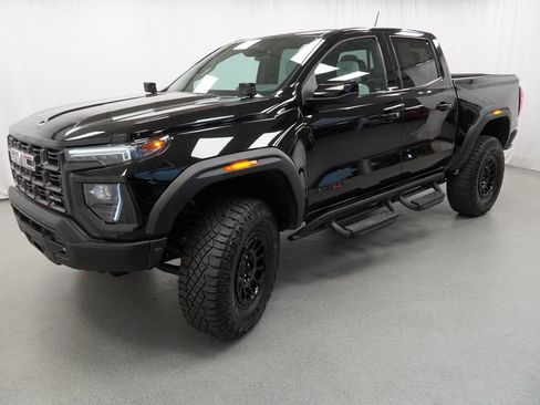Used 2024 GMC Canyon AT4X w/ AT4X AEV Edition AWD/4WD image 4