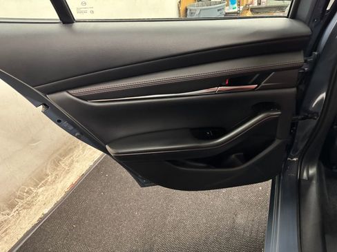 Used 2025 MAZDA MAZDA3 s image 16