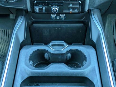 Used 2025 RAM 1500 Big Horn AWD/4WD image 16