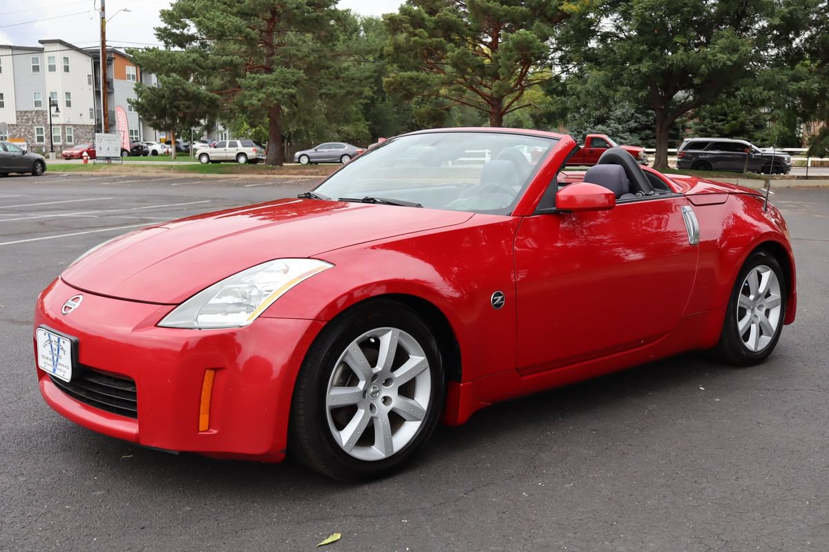 Used 2004 Nissan 350Z Enthusiast RWD image 25