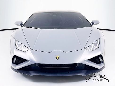 Used 2023 Lamborghini Huracan EVO image 2