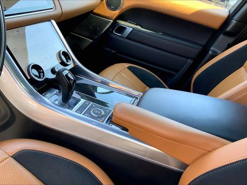 Used 2019 Land Rover Range Rover Sport Supercharged image 16