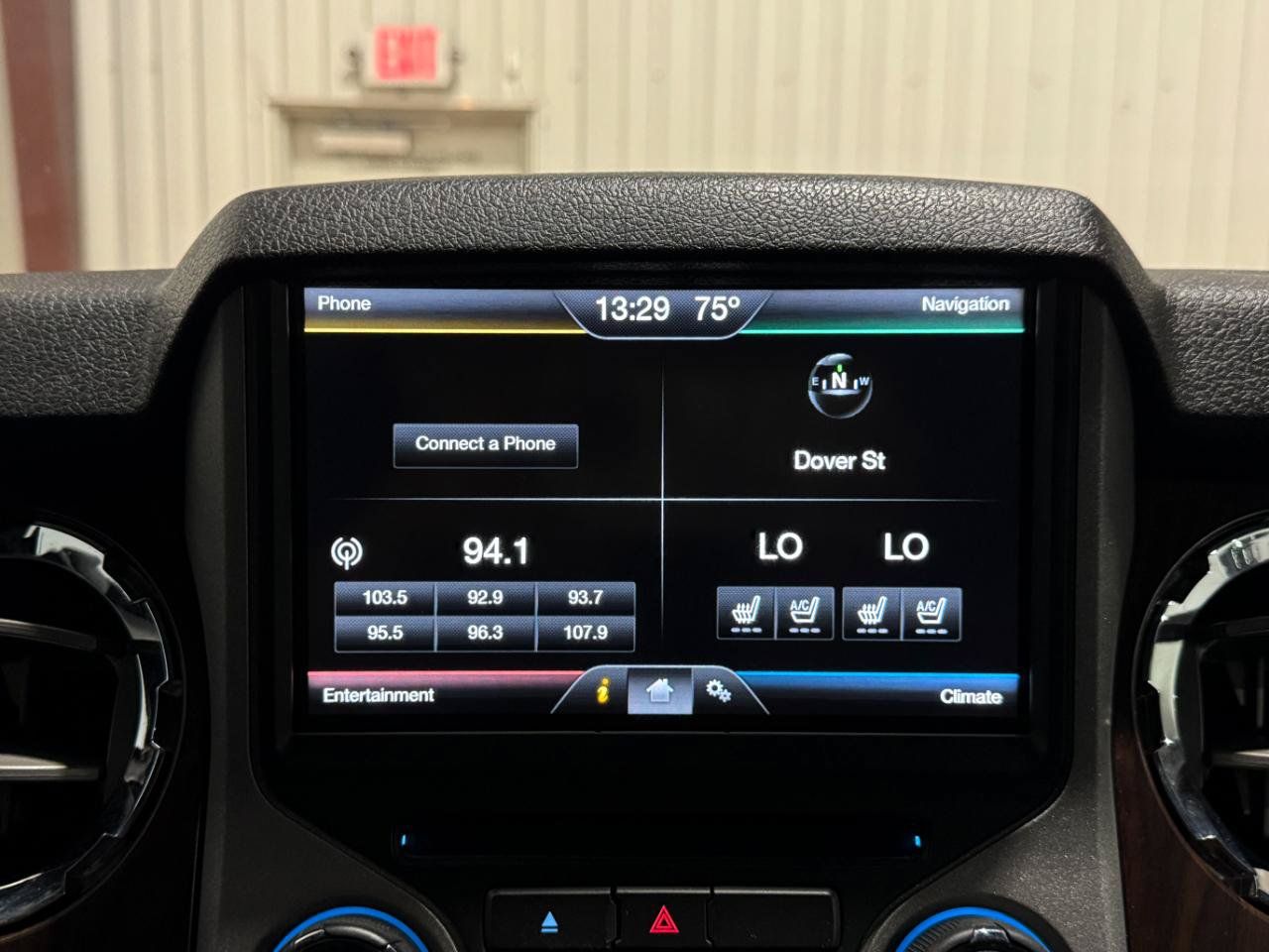 Used 2016 Ford F250 Lariat w/ Lariat Ultimate Package AWD/4WD image 9