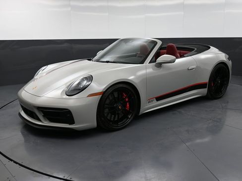 Certified 2024 Porsche 911 Carrera GTS RWD image 33