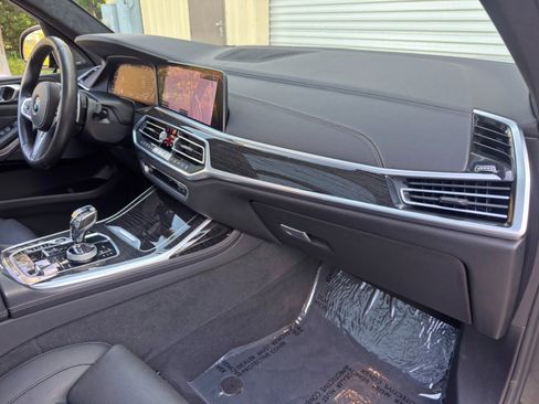 Used 2020 BMW X7 xDrive40i w/ M Sport Package AWD/4WD image 15