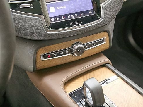 Used 2023 Volvo XC90 B6 Plus w/ Protection Package Premier image 16