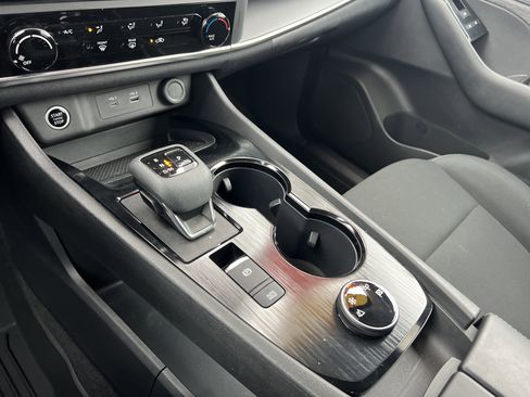 Certified 2023 Nissan Rogue S image 24