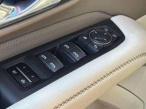 Used 2023 GMC Yukon Denali AWD/4WD image 15