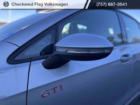 New 2026 Volkswagen GTI SE image 2