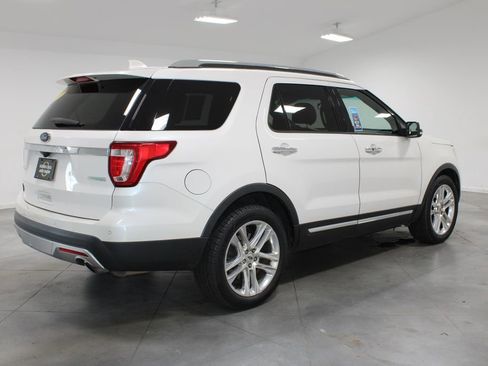 Used 2017 Ford Explorer Limited image 9