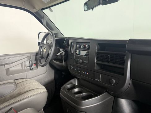 Used 2025 Chevrolet Express 3500 LT w/ LT Preferred Equipment Group RWD image 26