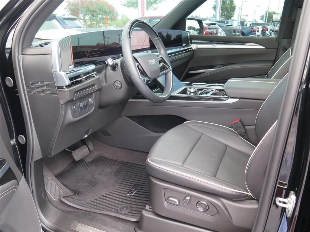 Certified 2025 Cadillac Escalade Sport w/ Touring Package AWD/4WD image 5