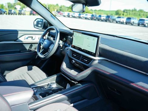 Used 2025 Ford Explorer ST-Line w/ ST-Line Street Pack AWD/4WD image 16