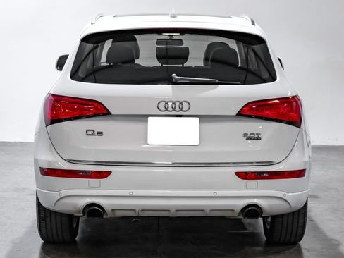 Used 2017 Audi Q5 2.0T Premium Plus w/ Technology Package AWD/4WD image 12