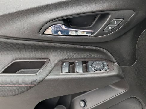 Used 2022 Chevrolet Equinox RS w/ RS Leather Package image 19