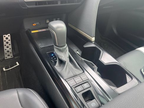 Used 2025 Toyota Camry SE w/ Multimedia Upgrade Package FWD image 24