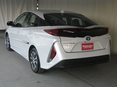 Certified 2022 Toyota Prius Prime LE image 23