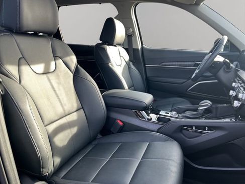 Used 2025 Kia Telluride EX w/ EX Captain's Chair Package image 22