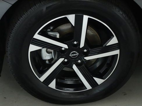 Certified 2025 Nissan Sentra SV image 36