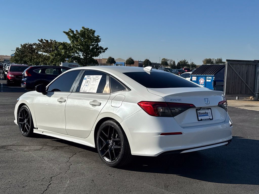 Used 2022 Honda Civic Sport image 2
