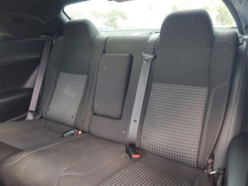 Used 2021 Dodge Challenger SXT image 8