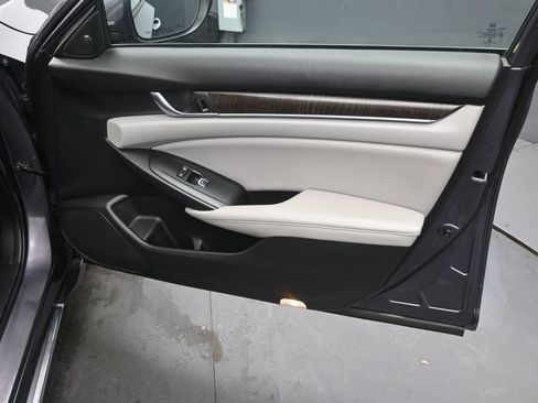 Used 2019 Honda Accord Touring image 20