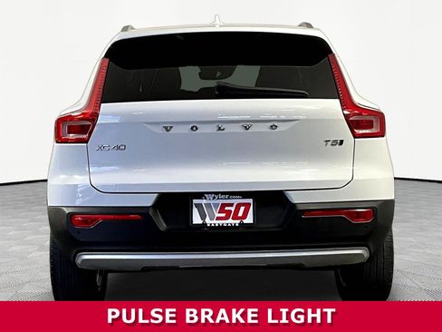 Used 2019 Volvo XC40 T5 Momentum AWD/4WD image 5