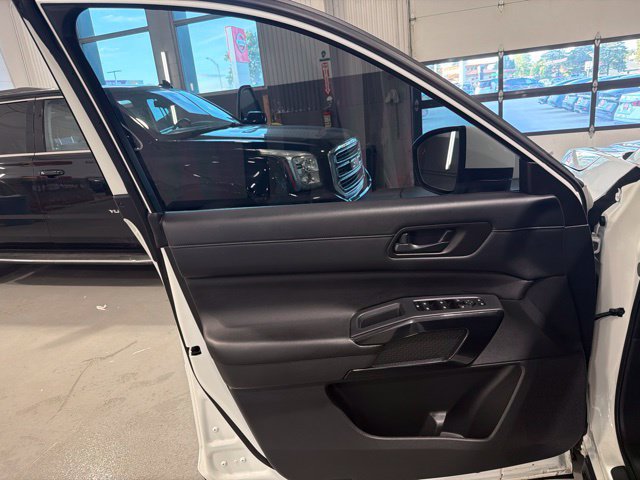 Certified 2024 Nissan Pathfinder SV AWD/4WD image 19