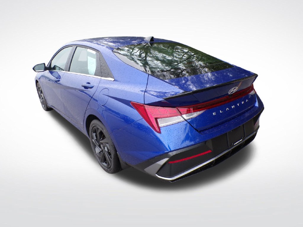 Certified 2026 Hyundai Elantra SEL Sport Premium FWD image 4