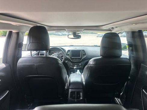 Used 2022 Jeep Cherokee Latitude Lux w/ Sun & Sound Group AWD/4WD image 14