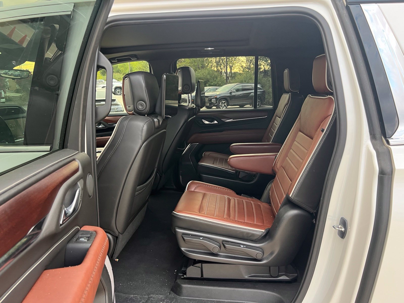 Used 2023 GMC Yukon XL Denali Ultimate AWD/4WD image 20