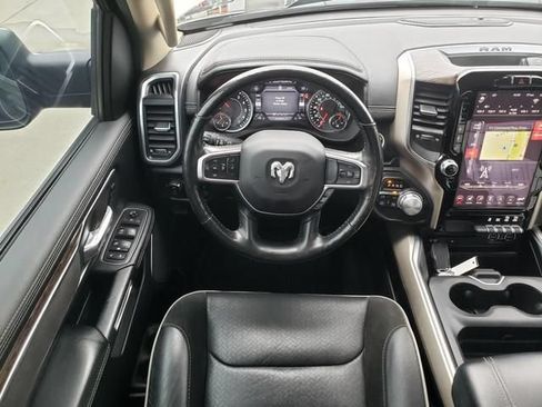 Used 2019 RAM 1500 Laramie AWD/4WD image 18