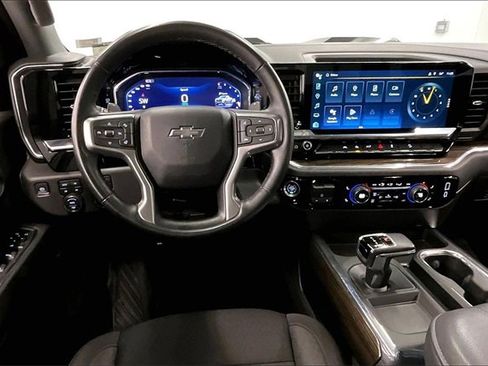 Used 2024 Chevrolet Silverado 1500 LT Trail Boss w/ Convenience Package II image 5