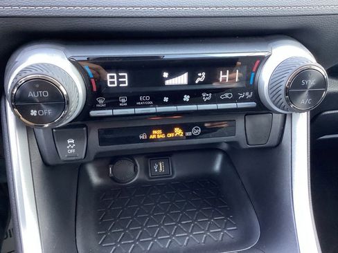 Used 2025 Toyota RAV4 XLE image 17